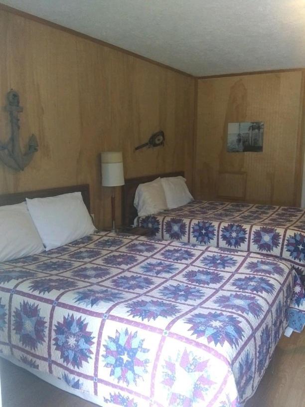 Whispering Creek Lodging & Rv Resort Newton エクステリア 写真
