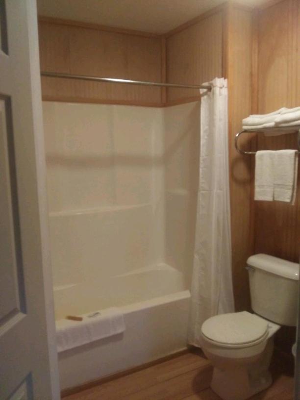 Whispering Creek Lodging & Rv Resort Newton エクステリア 写真