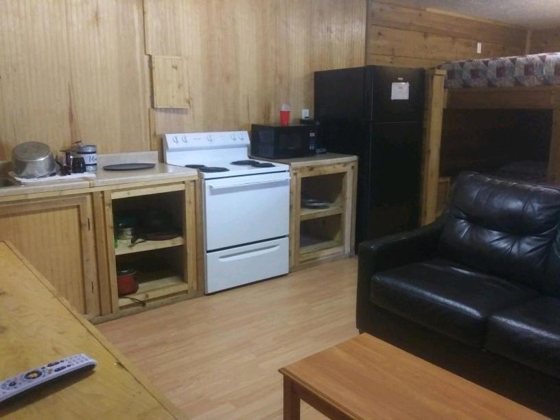 Whispering Creek Lodging & Rv Resort Newton エクステリア 写真