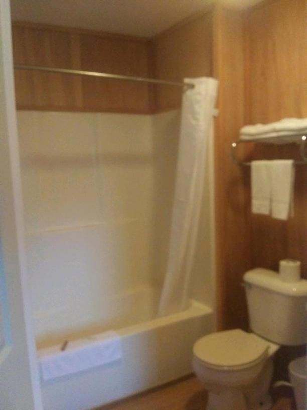 Whispering Creek Lodging & Rv Resort Newton エクステリア 写真