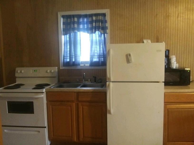 Whispering Creek Lodging & Rv Resort Newton エクステリア 写真